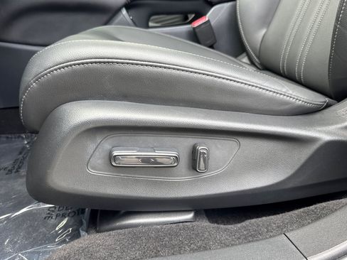 Used 2026 Honda HR-V EX-L image 15