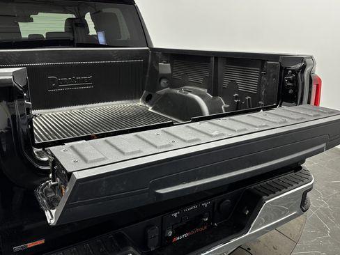 Used 2026 GMC Sierra 1500 SLT RWD image 31