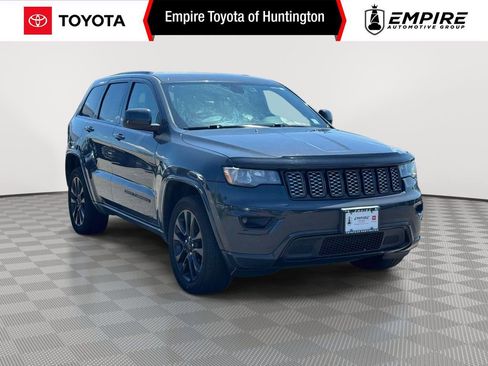 Used 2018 Jeep Grand Cherokee Altitude AWD/4WD image 1