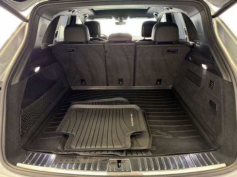Certified 2023 Porsche Cayenne S image 28