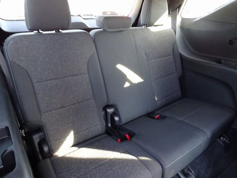 Used 2025 Chevrolet Traverse LT image 14