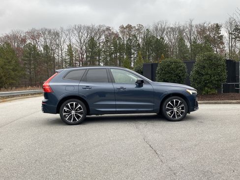 Used 2025 Volvo XC60 B5 Plus image 5