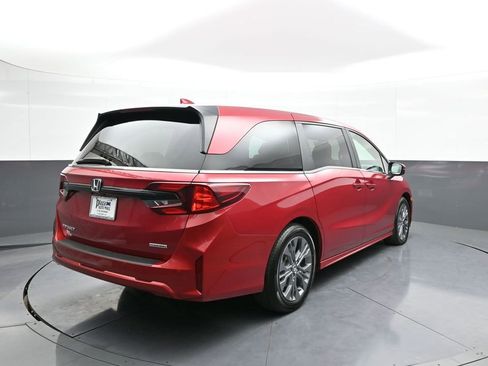 Used 2025 Honda Odyssey Touring image 6