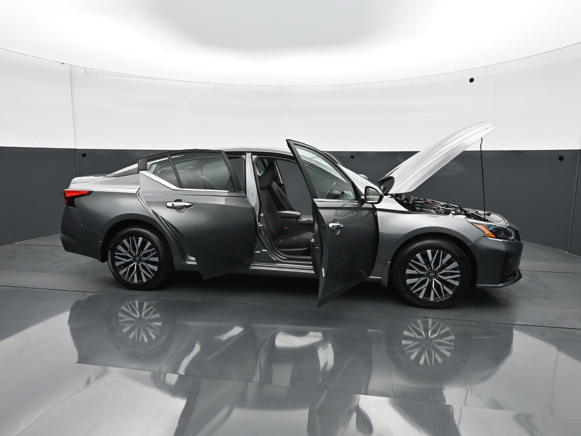 Used 2024 Nissan Altima 2.5 SV w/ SV Premium Package AWD/4WD image 33