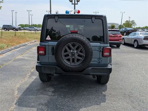 Used 2024 Jeep Wrangler Sport S image 7