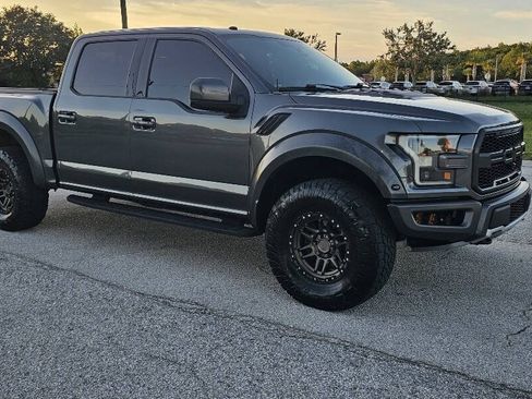 Used 2017 Ford F150 Raptor w/ Equipment Group 802A Luxury AWD/4WD image 3