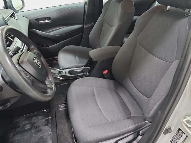 Used 2020 Toyota Corolla LE FWD image 13