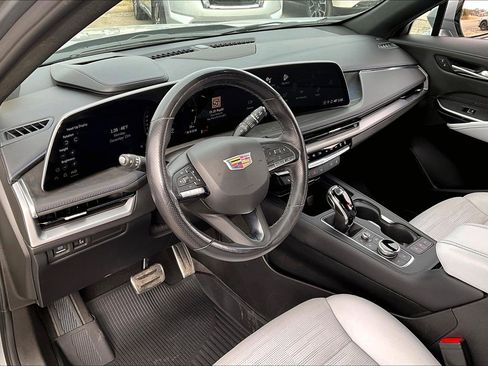 Used 2024 Cadillac XT4 Sport image 13