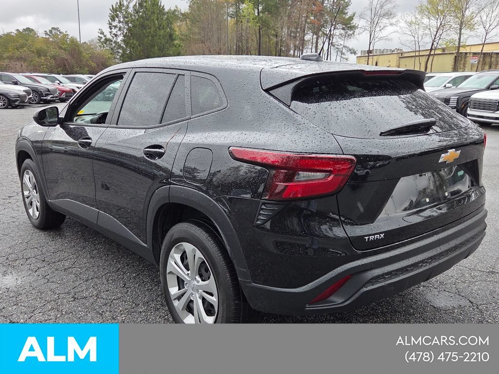 Used 2024 Chevrolet Trax LS FWD image 11
