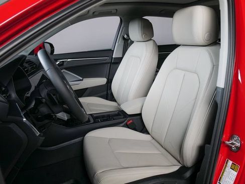 Used 2025 Audi Q3 2.0T Premium w/ Convenience Package AWD/4WD image 10