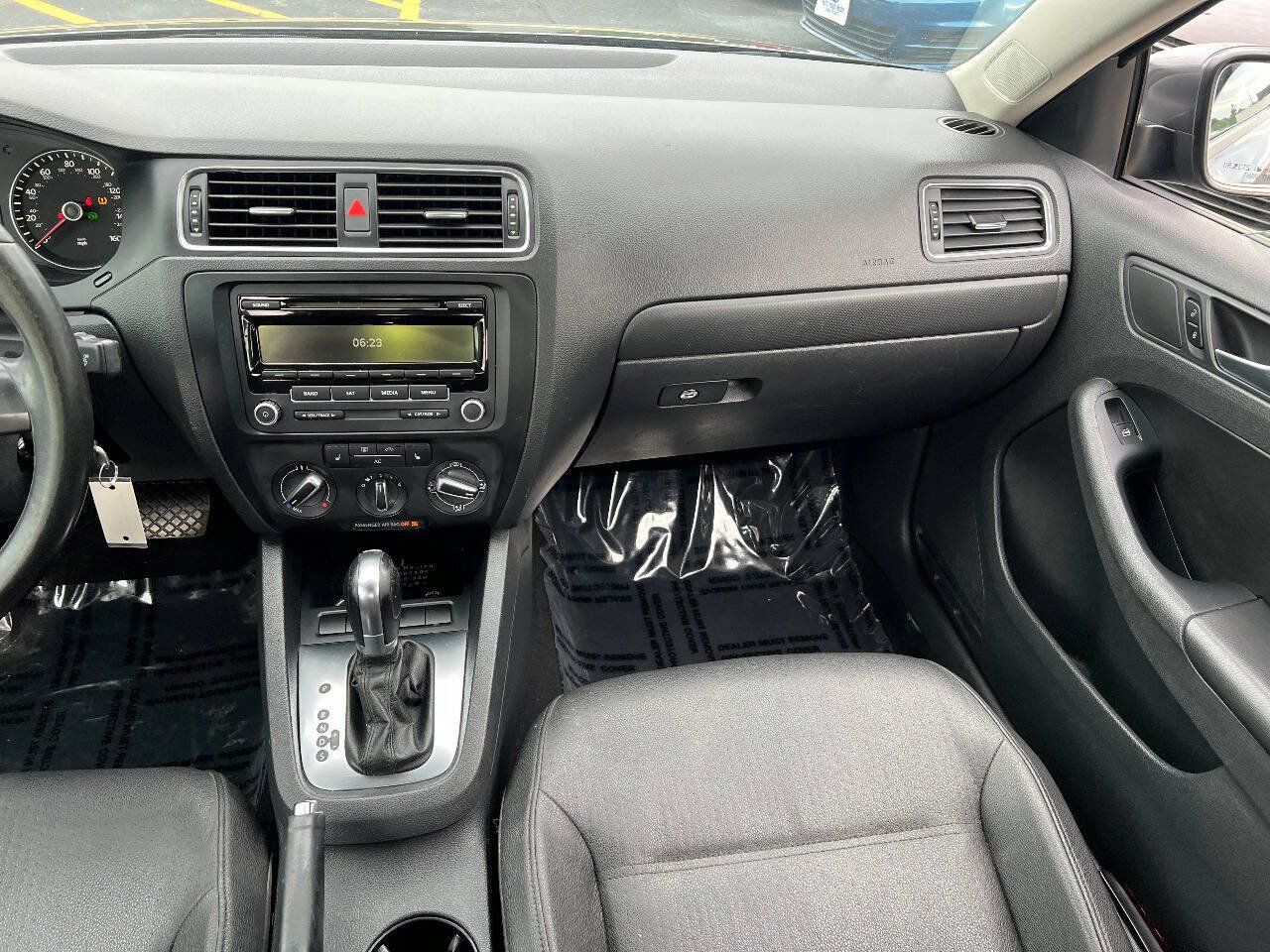 Used 2012 Volkswagen Jetta SE FWD image 31