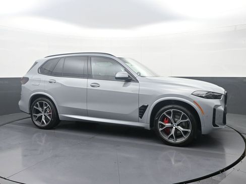 New 2026 BMW X5 xDrive50e w/ Executive Package image 3