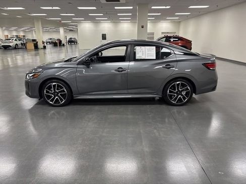 Used 2024 Nissan Sentra SR FWD image 4