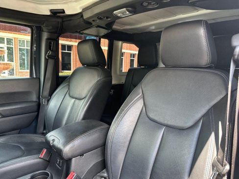 Used 2018 Jeep Wrangler Unlimited Sahara AWD/4WD image 55