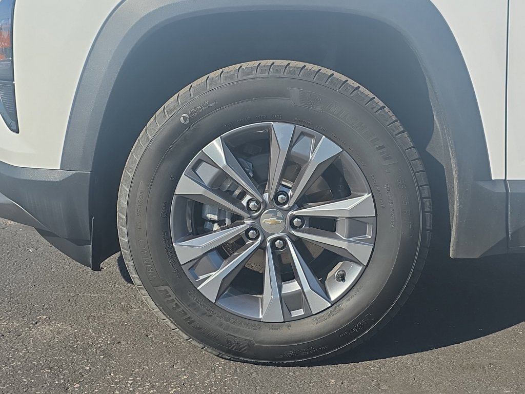 Used 2026 Chevrolet Equinox LT AWD/4WD image 13