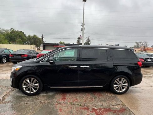 Used 2018 Kia Sedona SX Limited w/ SX Limited Prestige Package FWD image 4