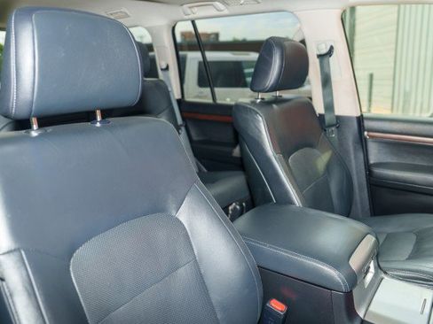 Used 2017 Toyota Land Cruiser image 16