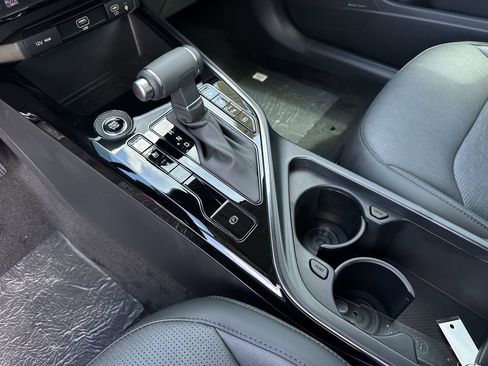 New 2026 Kia Niro FWD image 23