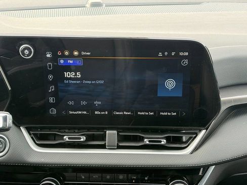 Used 2025 Chevrolet Equinox LT w/ Convenience Package II image 23