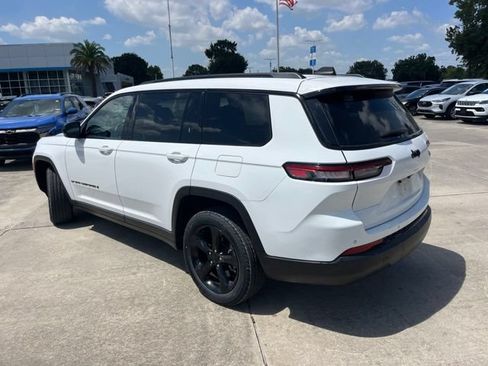 Used 2023 Jeep Grand Cherokee L Laredo RWD image 4
