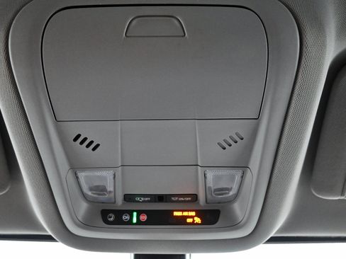 Used 2020 GMC Acadia SLE FWD image 19