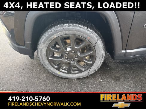 Used 2023 Jeep Compass Latitude image 10