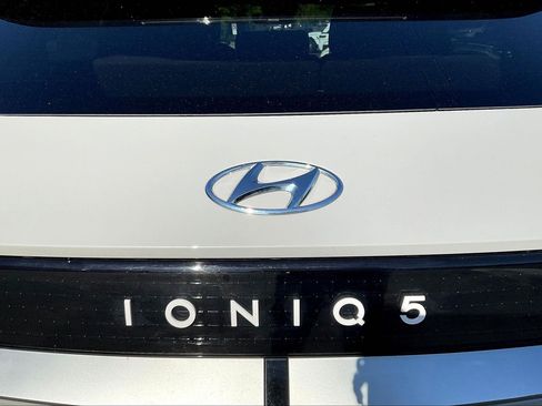 Used 2022 Hyundai Ioniq 5 SE image 24