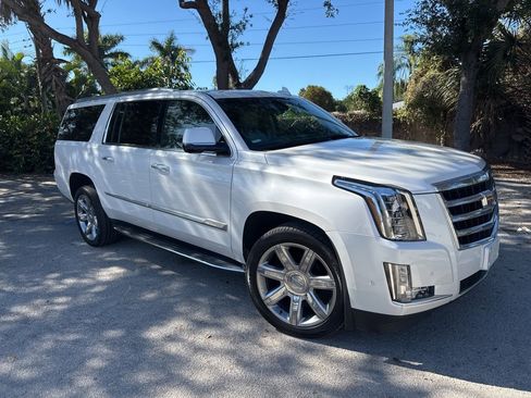 Used 2019 Cadillac Escalade ESV Premium Luxury image 1