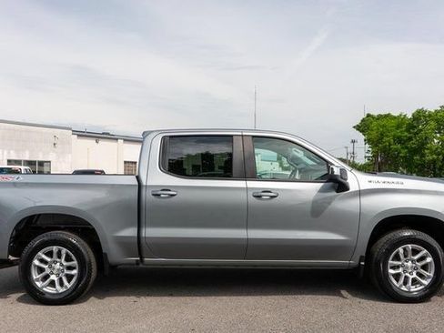 Used 2024 Chevrolet Silverado 1500 LT AWD/4WD image 5