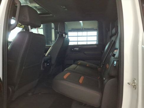 Used 2025 GMC Sierra 2500 AT4 w/ AT4 Premium Plus Package image 16