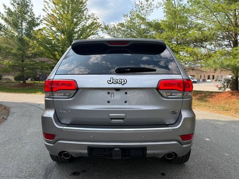 Used 2018 Jeep Grand Cherokee Overland AWD/4WD image 5