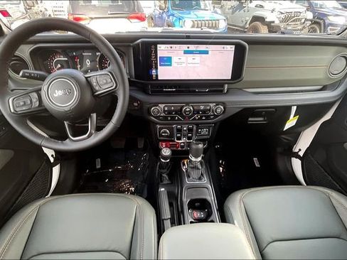 New 2025 Jeep Gladiator Mojave image 8