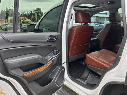 Used 2019 Chevrolet Tahoe Premier w/ Premier Plus Edition AWD/4WD image 14