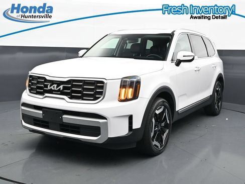 Used 2025 Kia Telluride S FWD image 4