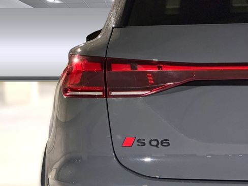 Used 2025 Audi SQ6 e-tron Premium Plus w/ Premium Plus image 12