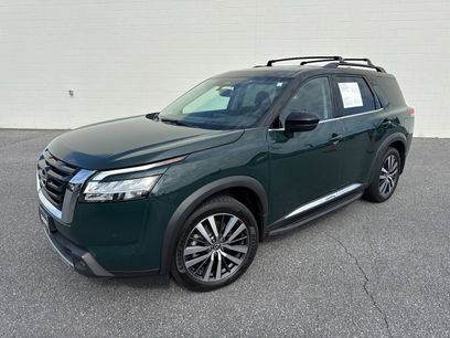 Used 2022 Nissan Pathfinder Platinum w/ Lighting Package (N93)