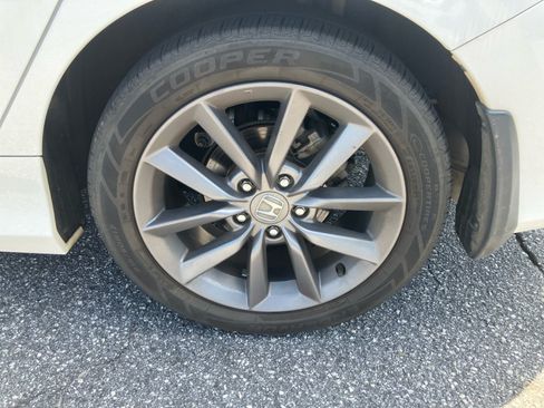 Used 2020 Honda Civic EX image 24