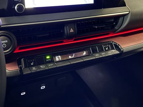 New 2026 Toyota Prius Plug-In Hybrid FWD image 21