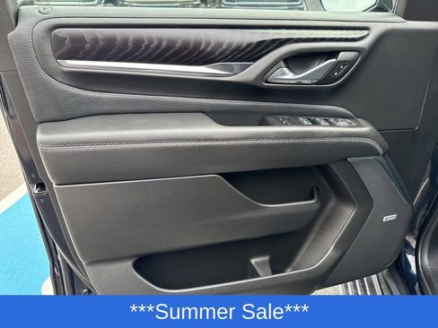 Used 2023 GMC Yukon XL Denali image 14