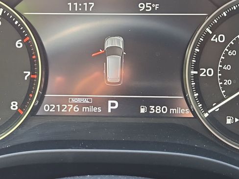 Used 2025 Mitsubishi Outlander SE FWD image 2