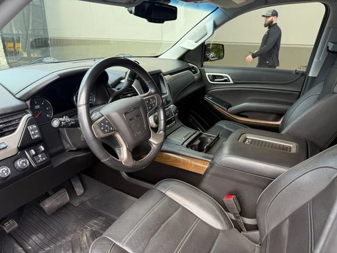 Used 2019 GMC Yukon XL Denali w/ Denali Ultimate Package AWD/4WD image 10