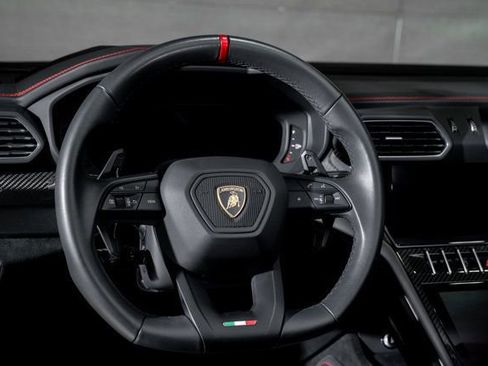 Used 2023 Lamborghini Urus Performante image 12