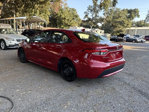 Used 2020 Toyota Corolla LE image 3