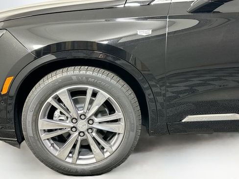 Used 2025 Cadillac XT6 Premium Luxury w/ Technology Package image 17