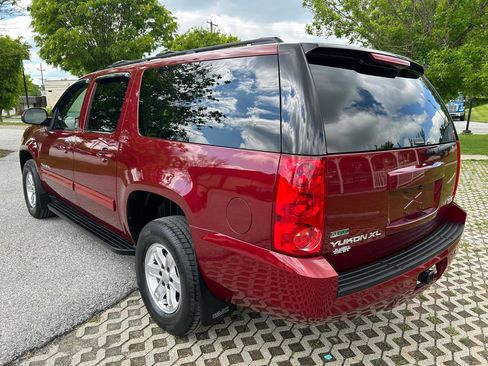 Used 2010 GMC Yukon XL SLE w/ SLE-2 Equipment Package AWD/4WD image 7