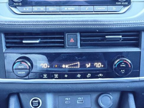 Certified 2023 Nissan Rogue SV image 24