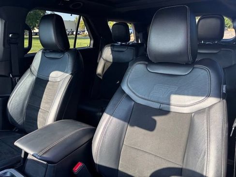 Used 2022 Ford Explorer ST w/ ST Street Pack AWD/4WD image 19