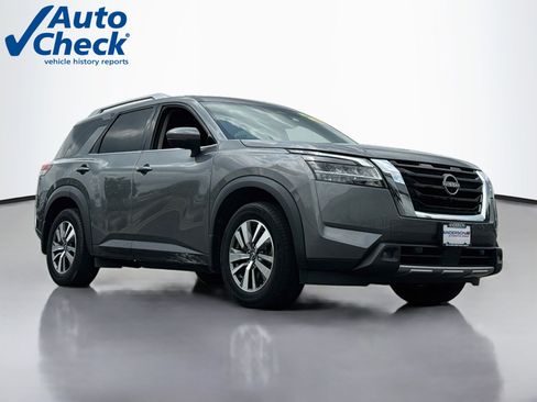 Used 2022 Nissan Pathfinder SL AWD/4WD image 1