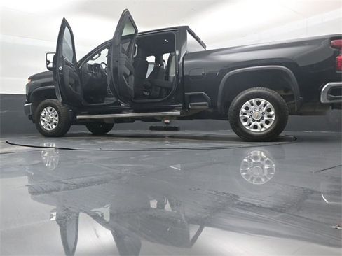 Used 2024 Chevrolet Silverado 2500 LT image 52