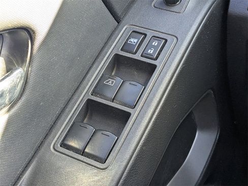 Used 2022 Nissan Frontier SV image 16